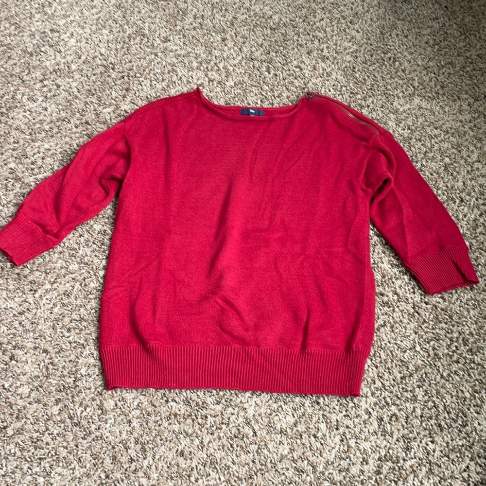 Women’s Gap sweater